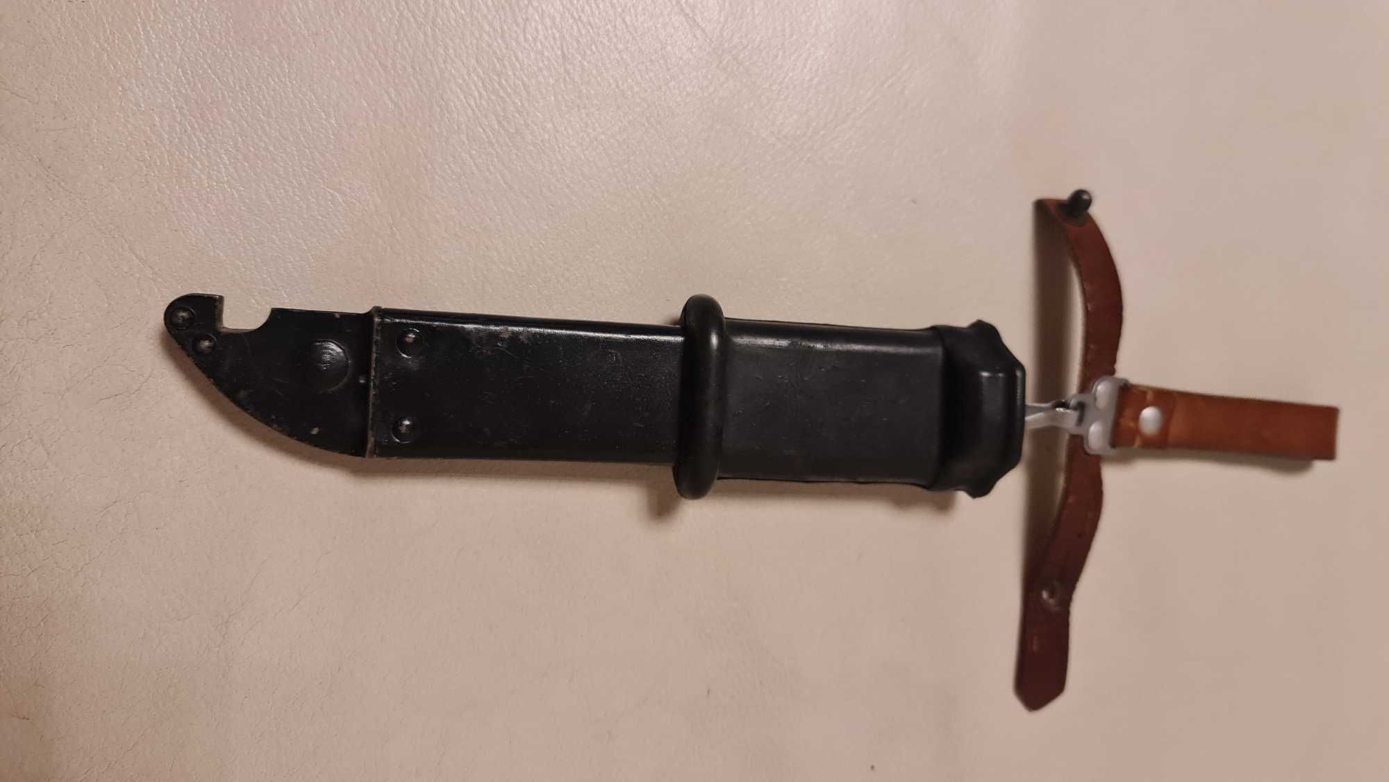 Pochwa Bagnetu NVA 6H3 AK 47 Oraz AKM (Z ŻABKĄ) (UŻYWANA)
