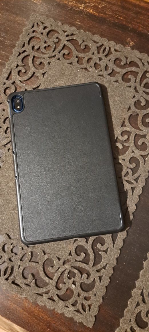 Tablet Nokia T20 LTE - stan idealny, etui, pudełko