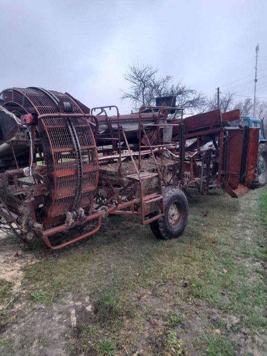 Картопляний комбайн ККУ-2