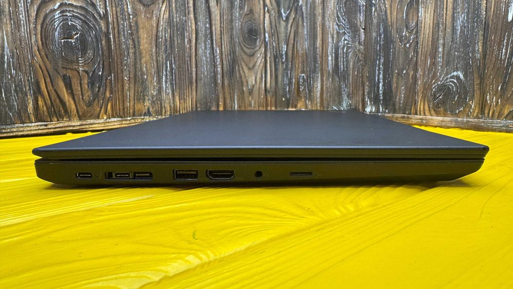 Потужний Офісний Ноутбук з Сенсорним Екраном Lenovo Thinkpad T590