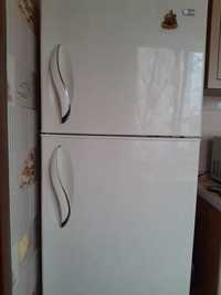 Продам холодильник 8000грн
