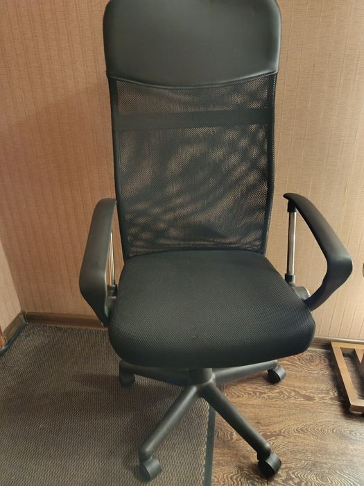 Стілець зручний' для офісу і дому