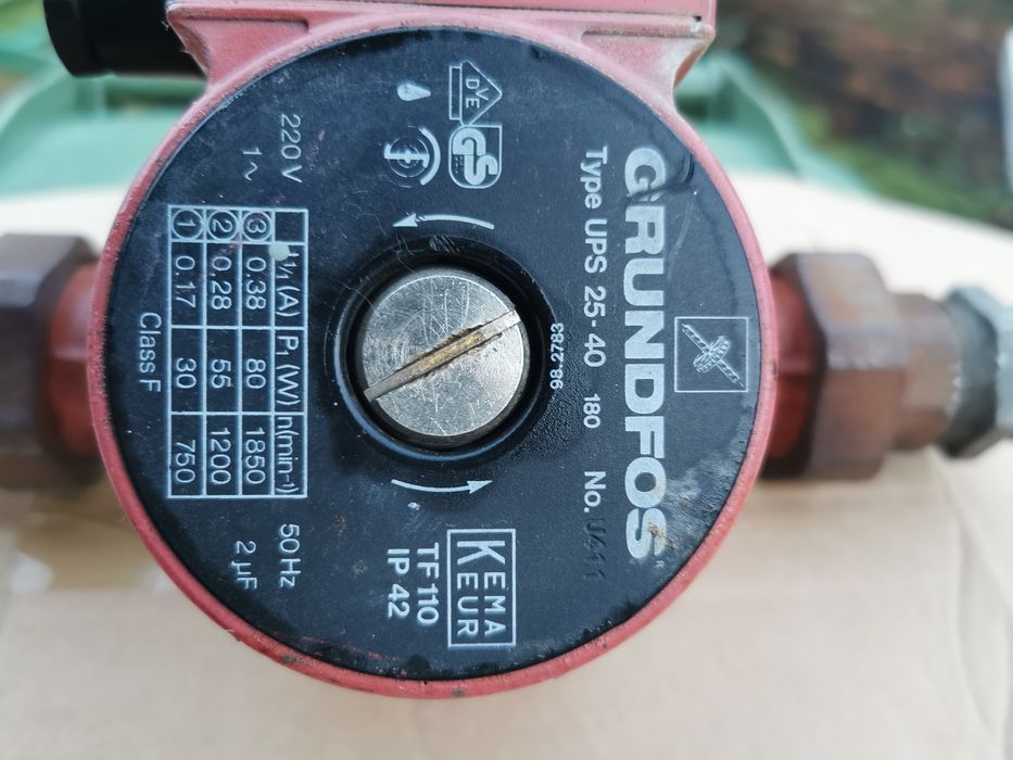 Pompa GRUNDFOS UPS 25-40 do ogrzewania.