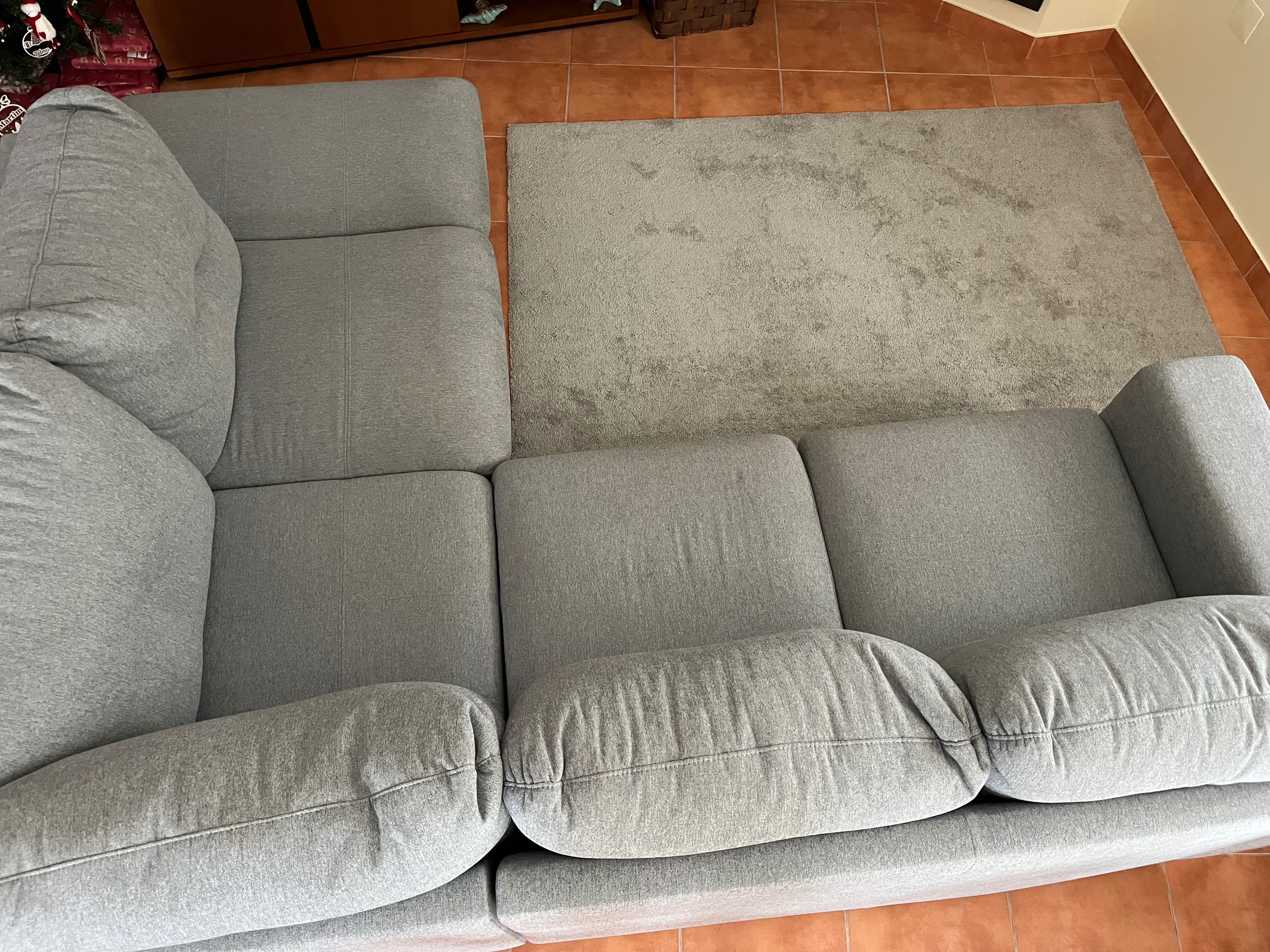 Sofá-cama em bom estado
