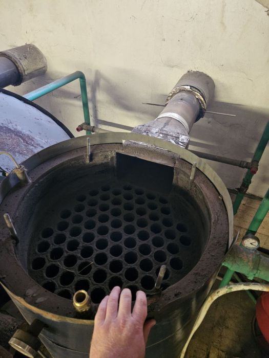 Сажотрус , трубочист, чистка димоходів, чистка котлів