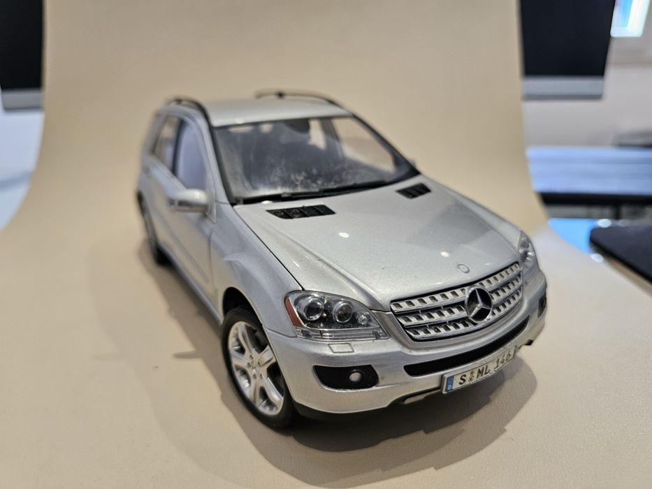 Mercedes ML 1/18 da Minichamps