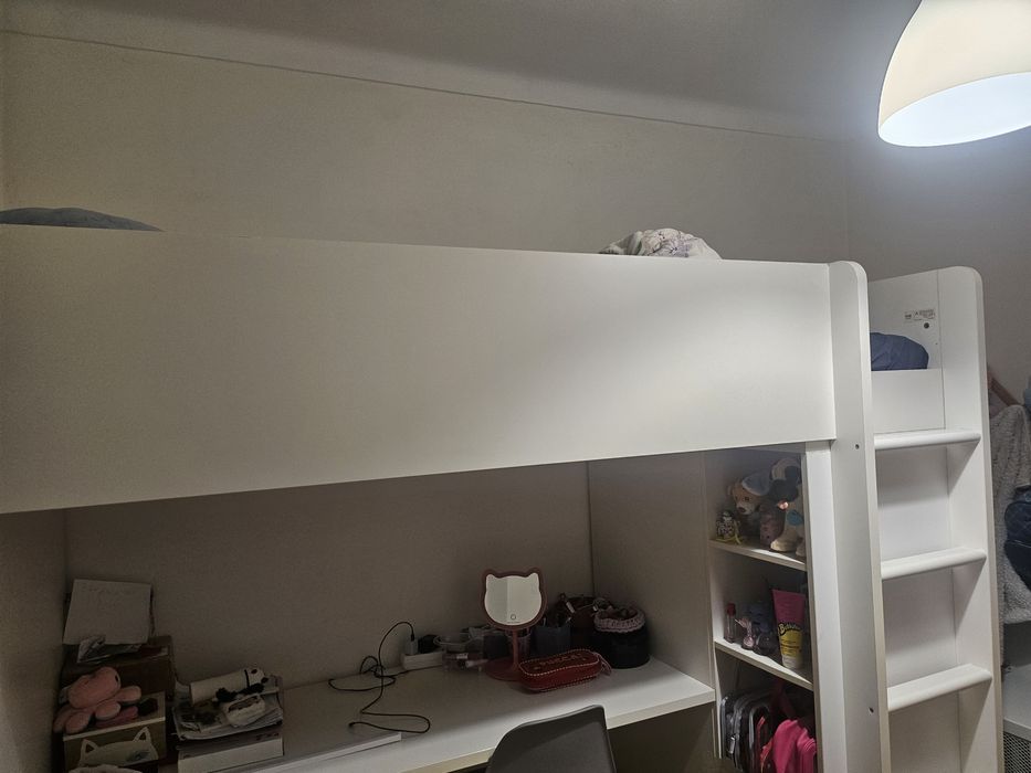 Cama Alta com secretaria e colchão IKEA