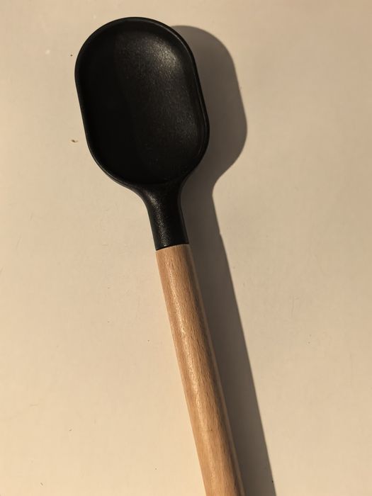 Łyżka kuchenna - z drewniana rączką