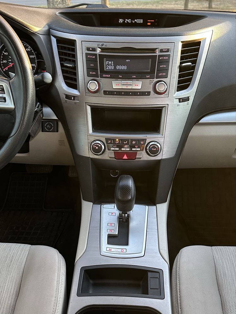 Продам Subaru Legacy 2013 2014 2.5 газ/бензин шикарное состояние