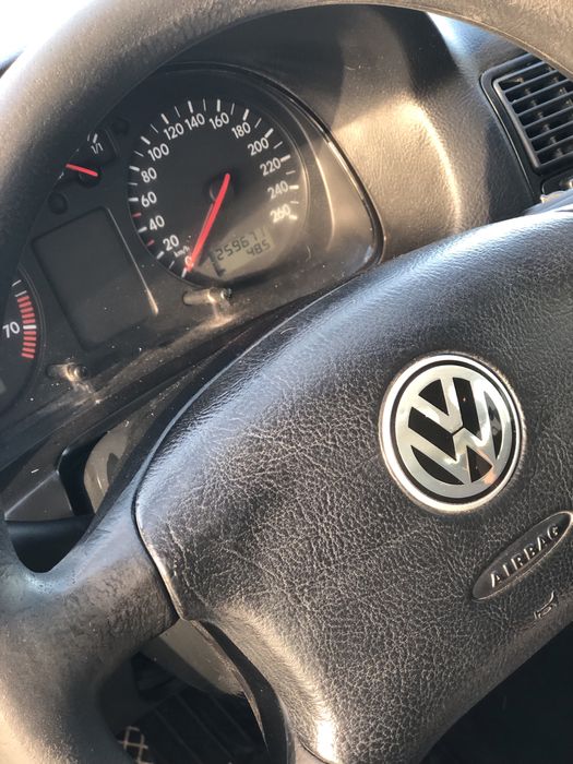 Продам власний автомобіль golf 4 хечбек