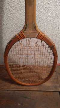 Kolekcjonerska stara rakieta tenisowa