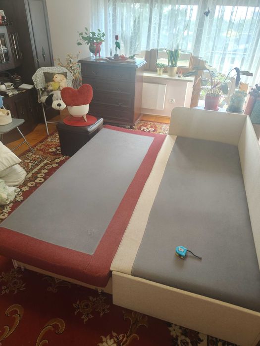 Sofa 3 osobowa, sztywna jak nowa.
