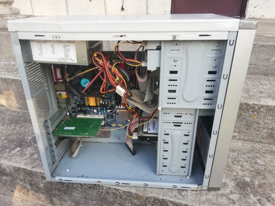 Stary komputer PC retro