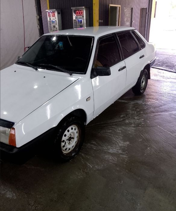 Продам ваз21099 вгарному стани мотор вгарному стани не гнела