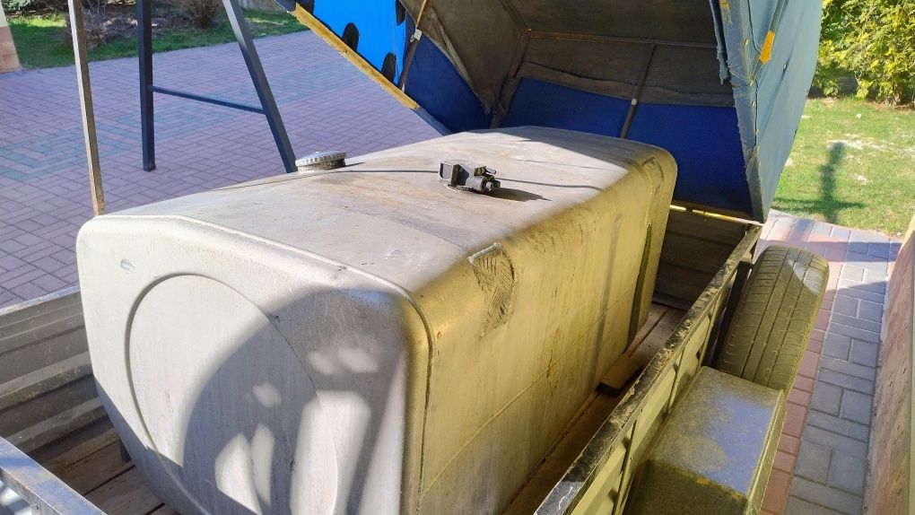 Zbiornik plastikowy i aluminiowy na paliwo mauzer 1000l