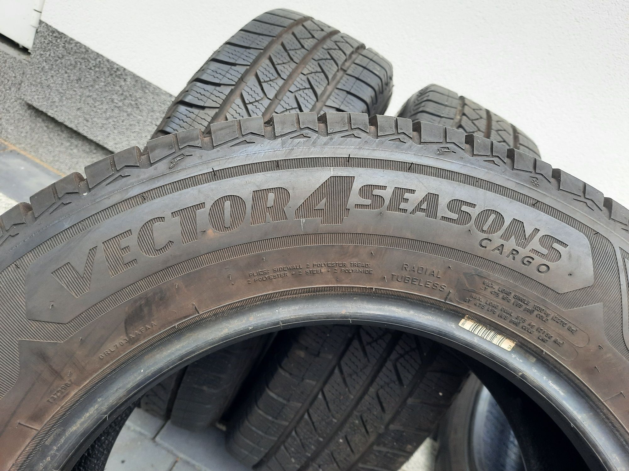 4 opony 215/65 R16C Goodyear Vector4seasons 2023r 8.5mm