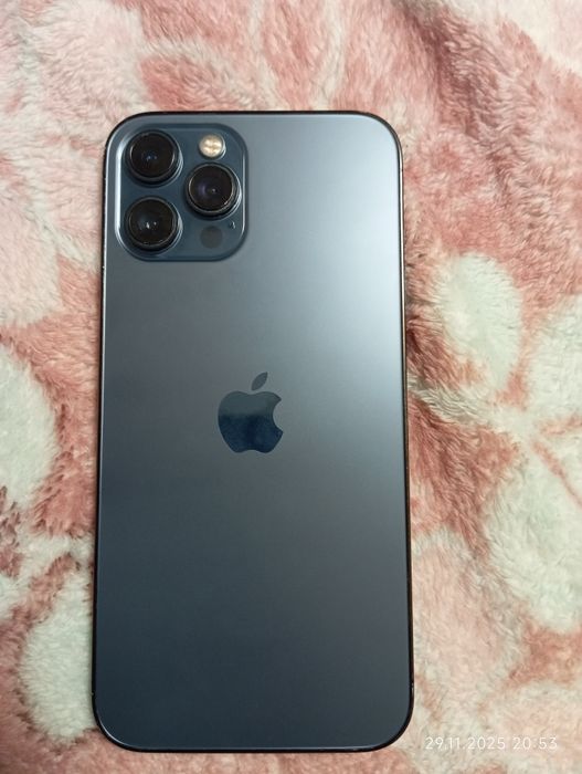 iPhone 12про макс 256