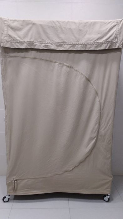 Charriott para roupa