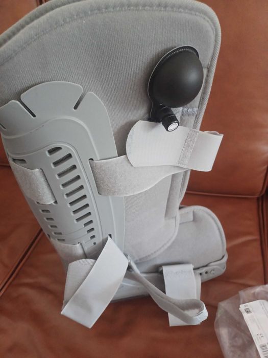 Bota ortopédica walker com menos de 1 mês de uso para qualquer pé