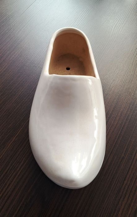 Ceramiczna doniczka but
