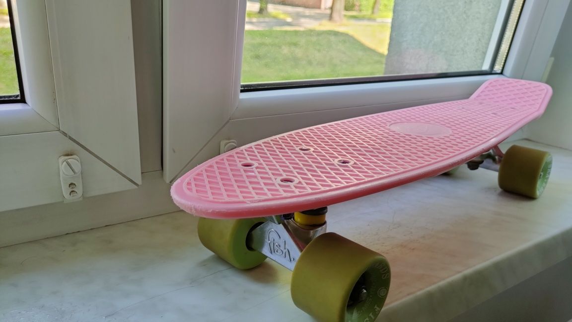 Oryginalna deskorolka fiszka fish skateboards.