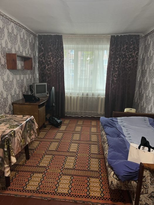 Кімната в сімейному гуртожитку4500 грн з комуналкой