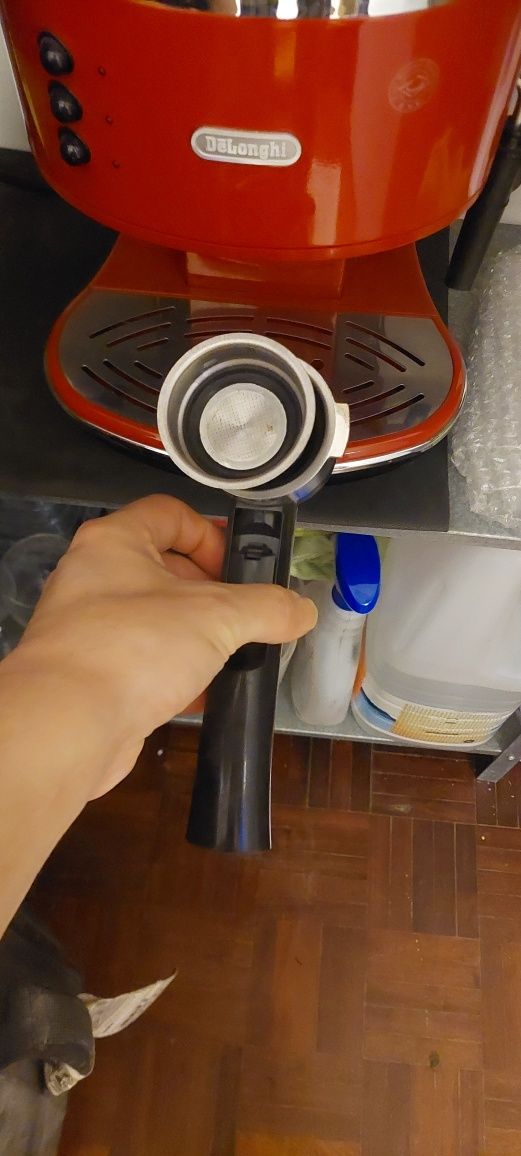 Máquina de Café Manual DELONGHI ECO 311.R