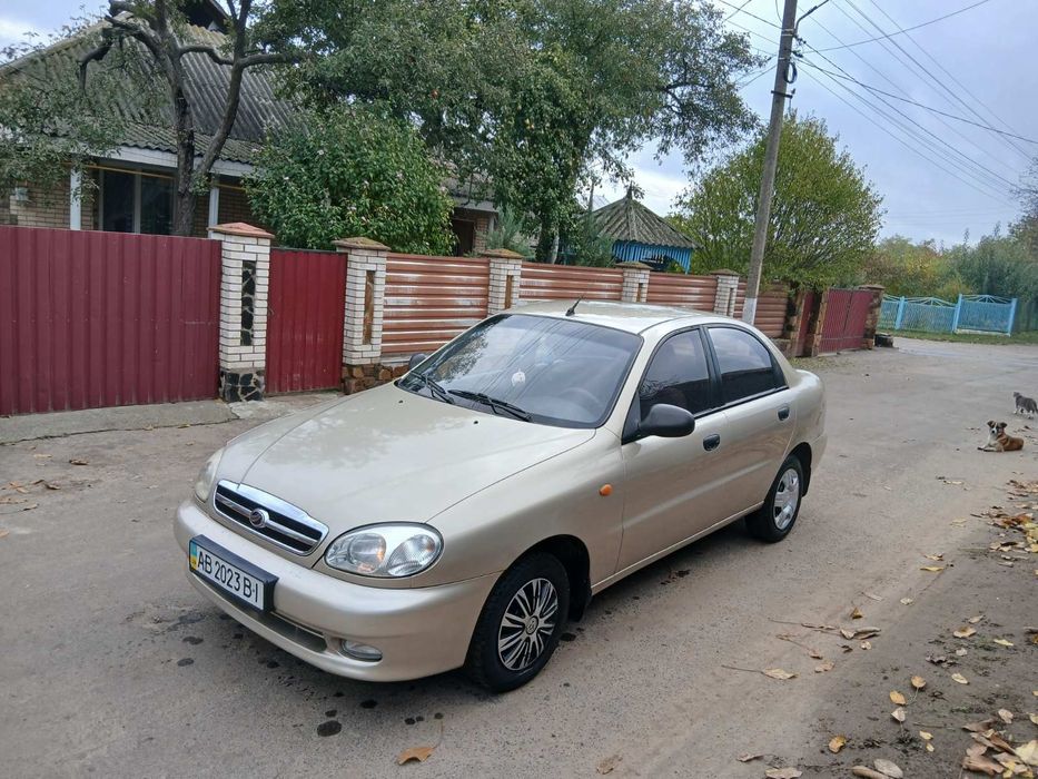 Продам свій автомобіль Daewwo Lanos 2011 року