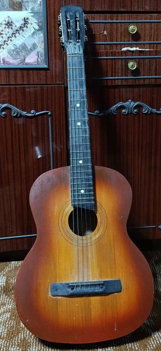 Продається гітара б/у