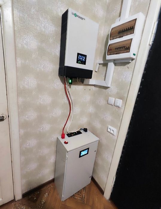 Безперебійне живлення LIFepo4 105AH EVA та гібридний інвертор