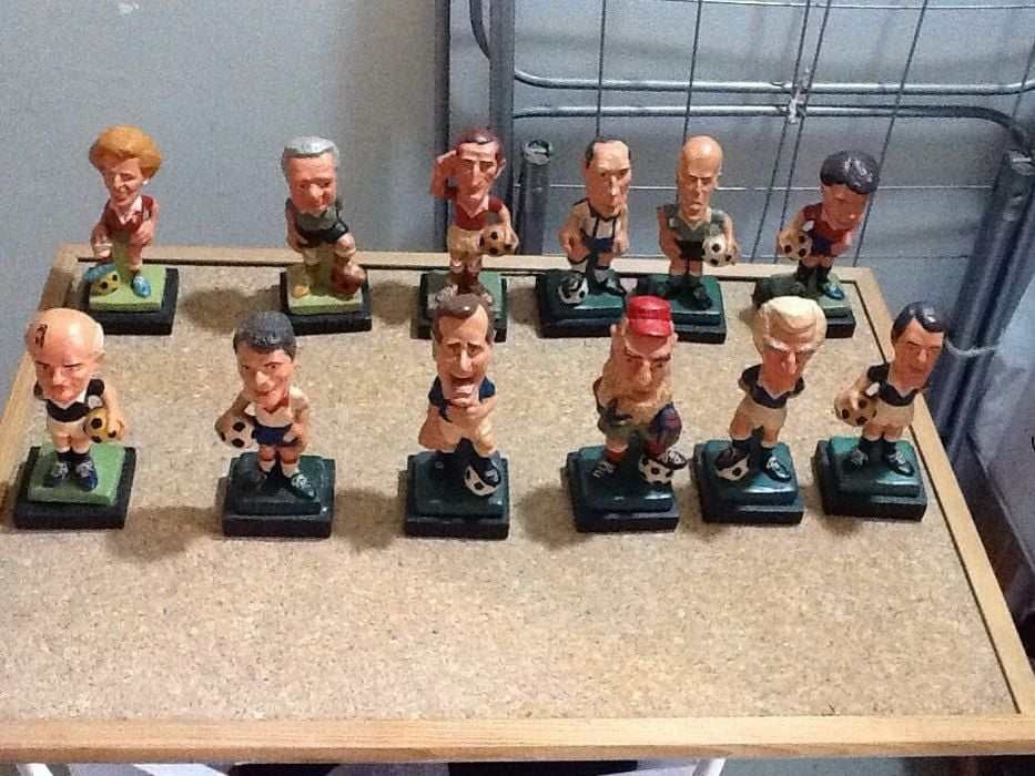 (E) Famous Football Statues