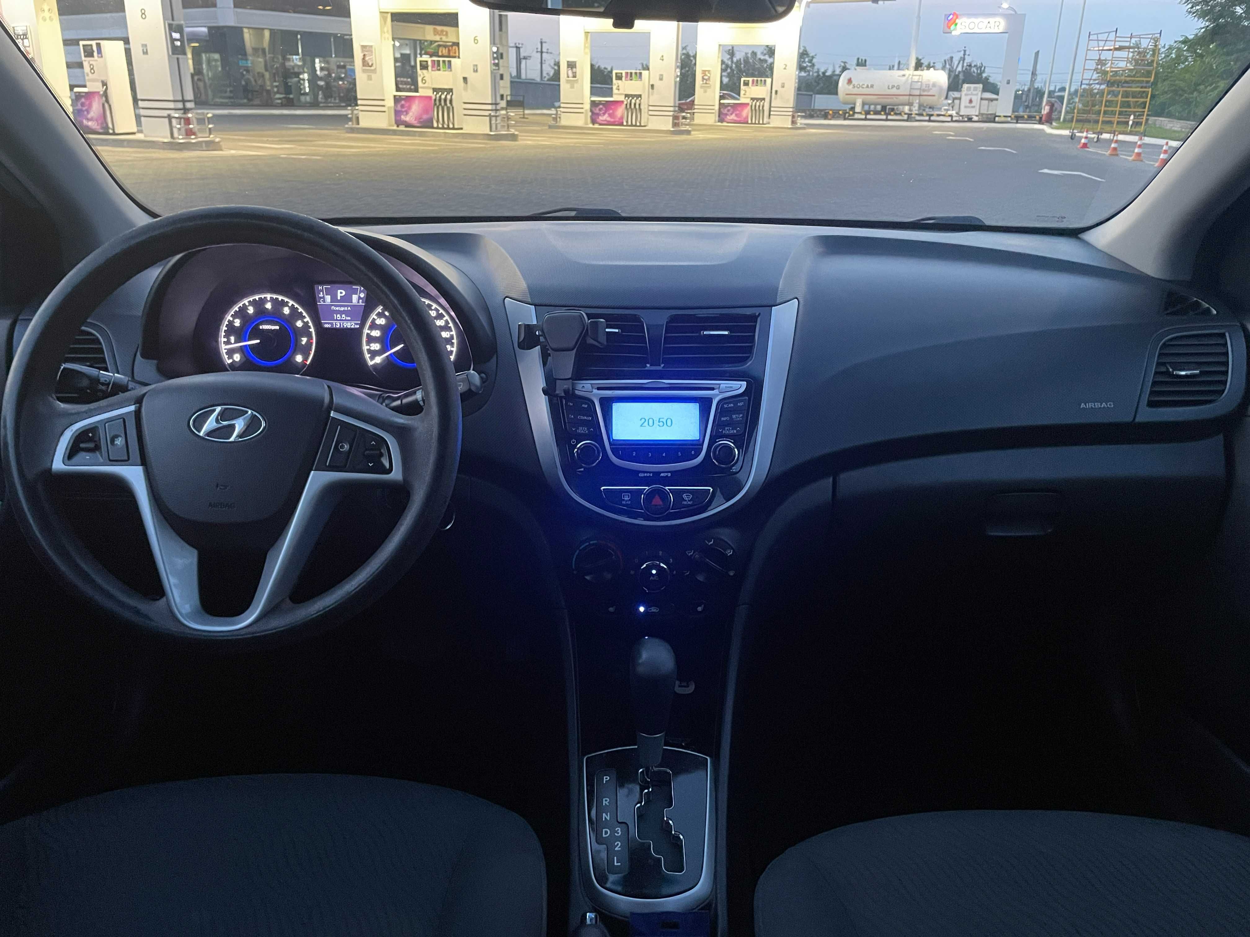 Hyundai Accent 2011 1.6 л