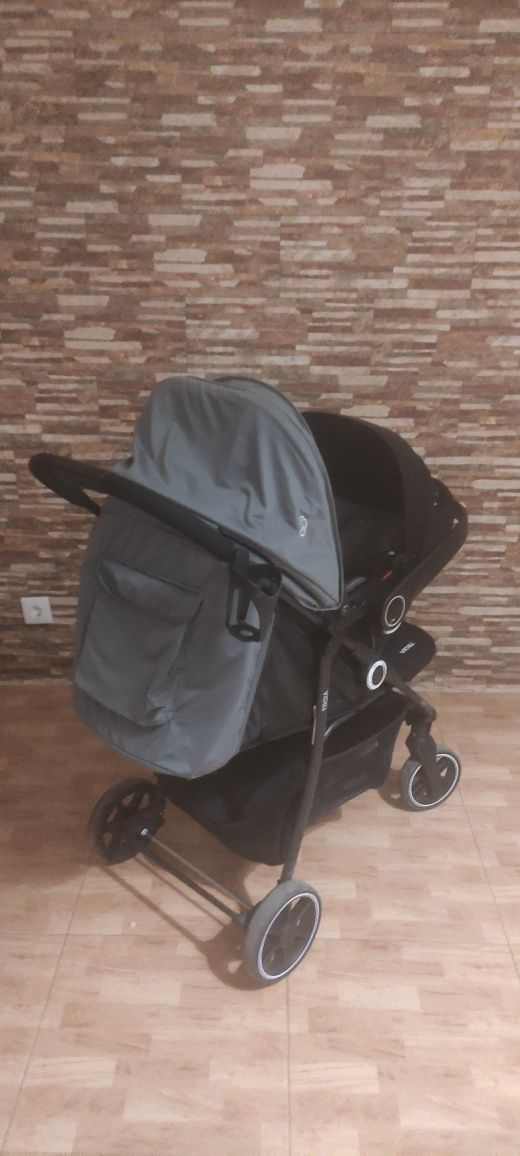 Carro de passeio bebé