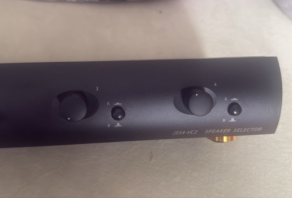 Przełącznik głośnikowy jamo