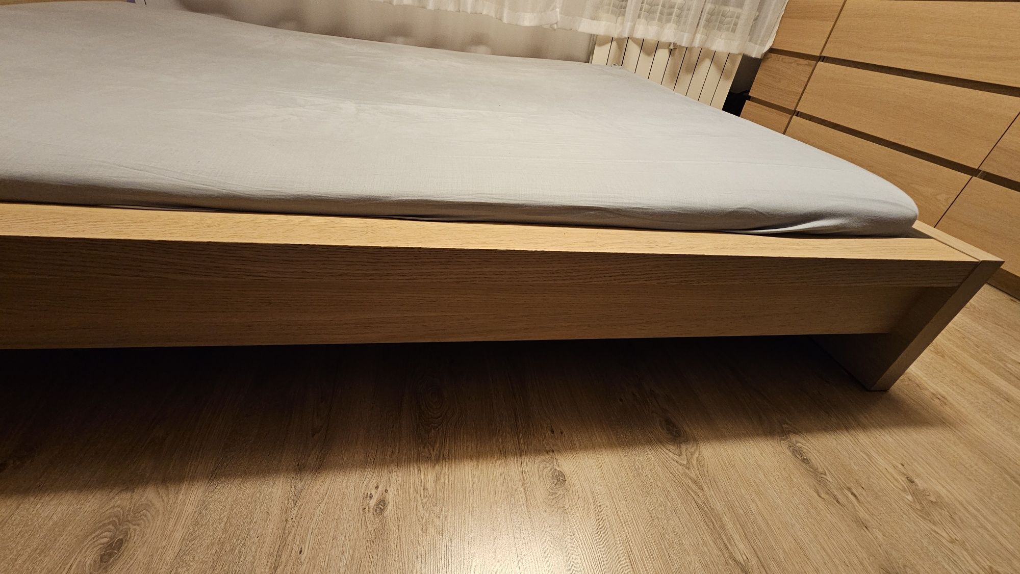 Malm łóżko 160x200 + szafka + materac