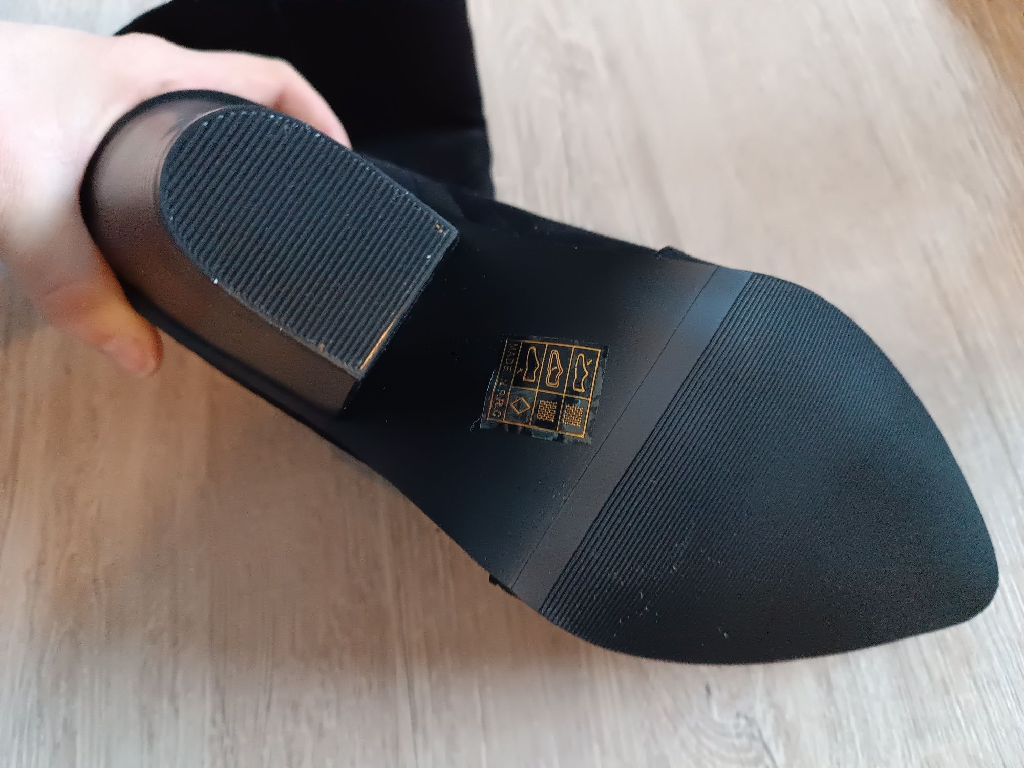 Botki czarne zamszowe NOWE