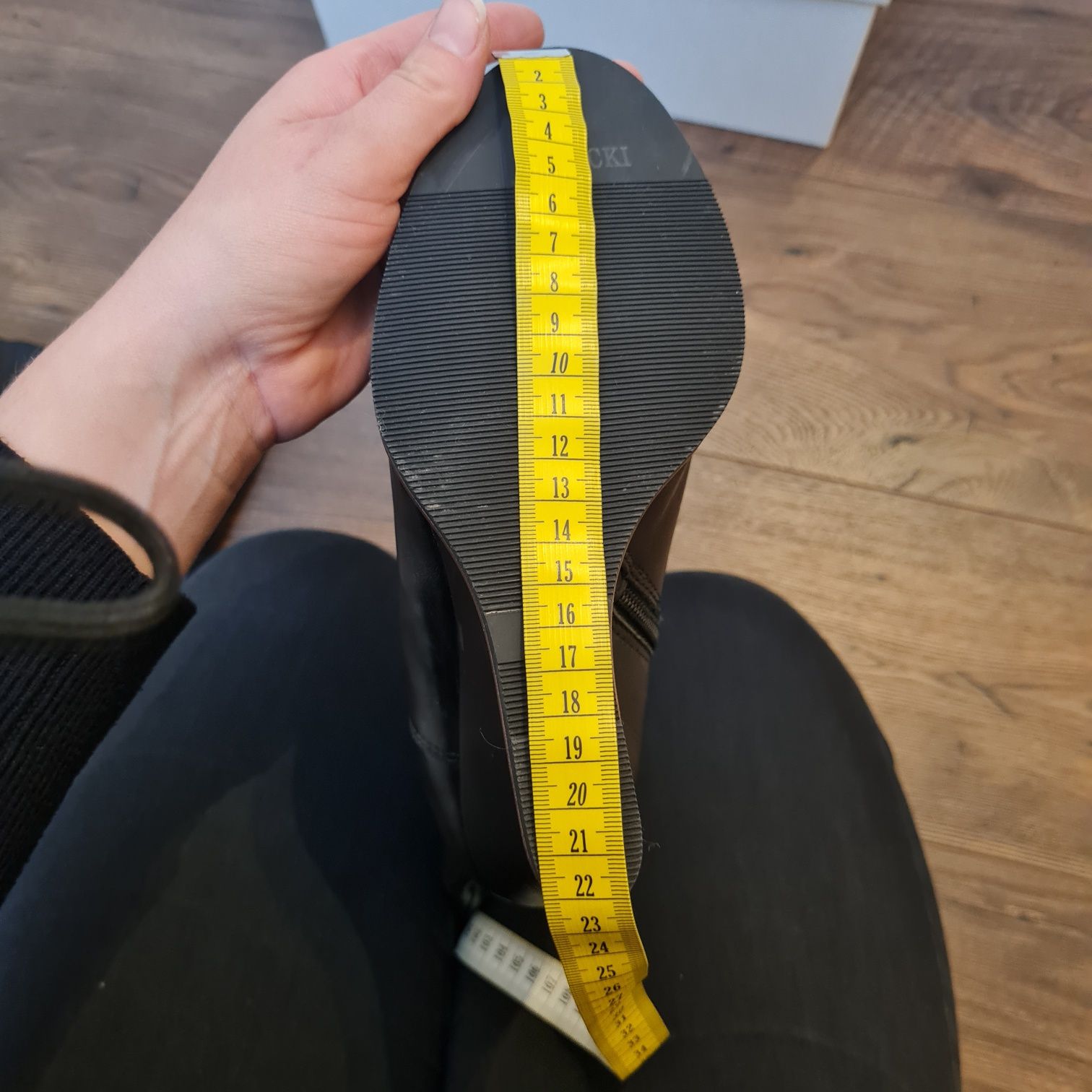 Skórzane czarne kozaki na koturnie LASOCKI rozmiar.38