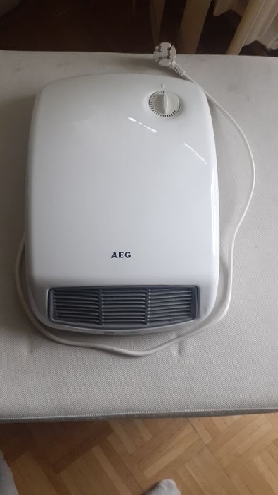 Grzejnik łazienkowy termowentylator AEG