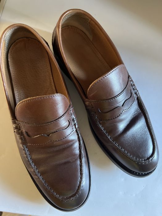 Sapatos de pele genuina