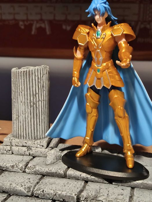 Figuras e estatuetas Saint Seiya em PVC (Cavaleiros de Ouro)