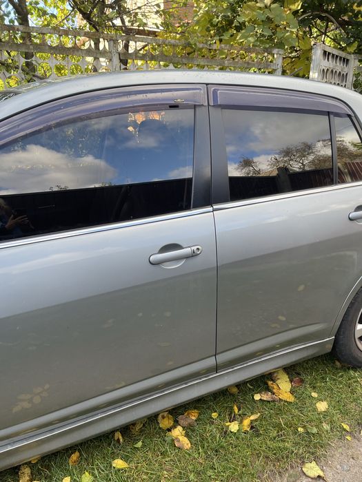 Автомобіль Nissan Tiida 2011року, автомат 1,6 АТ