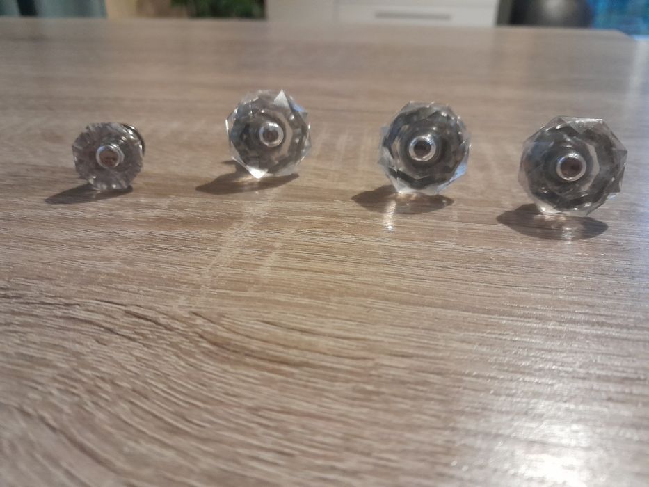 Gałki uchwyty do mebli