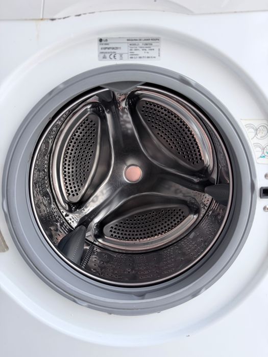 Máquina de Lavar Roupa LG F12B8TDW - Inverter Direct Drive 8kg