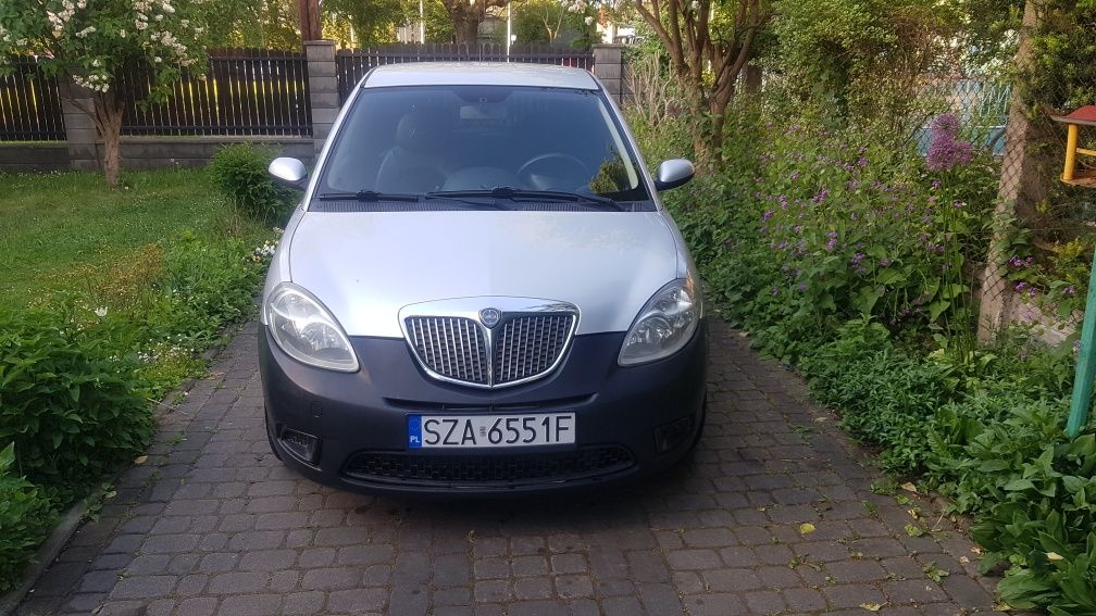 Lancia Ypsilon 1,4 95 km.  2007r .  Okazja