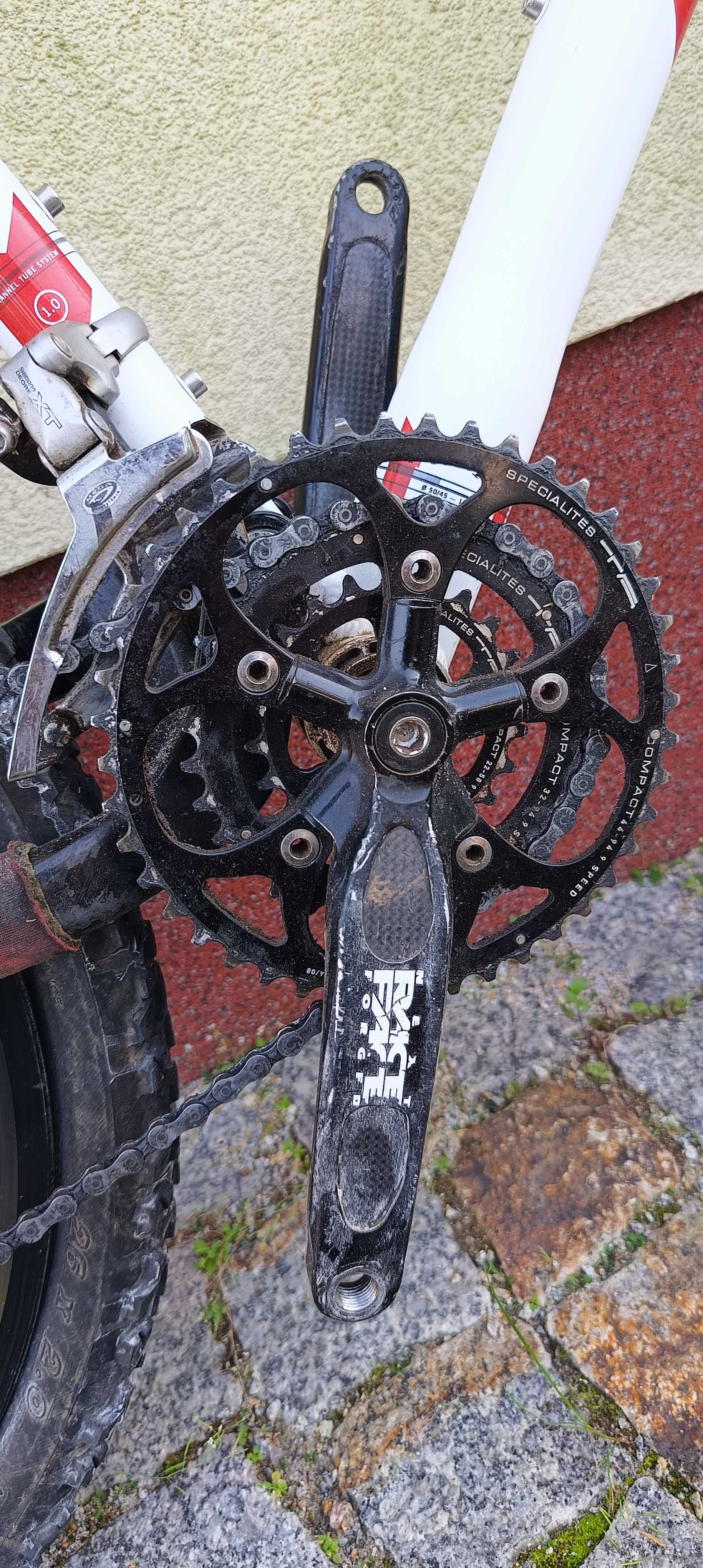 Rotwild carbon, Fox, DT Swiss 240s, HOPE, Sram X0, Race Face -dawca