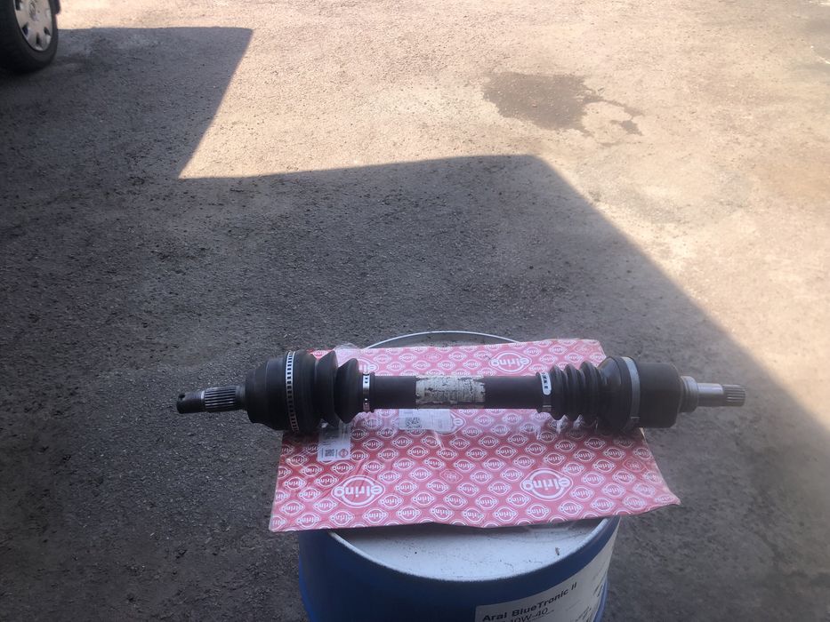 Полуось ліва(Berlingo,partner) 1.4,5 ступка