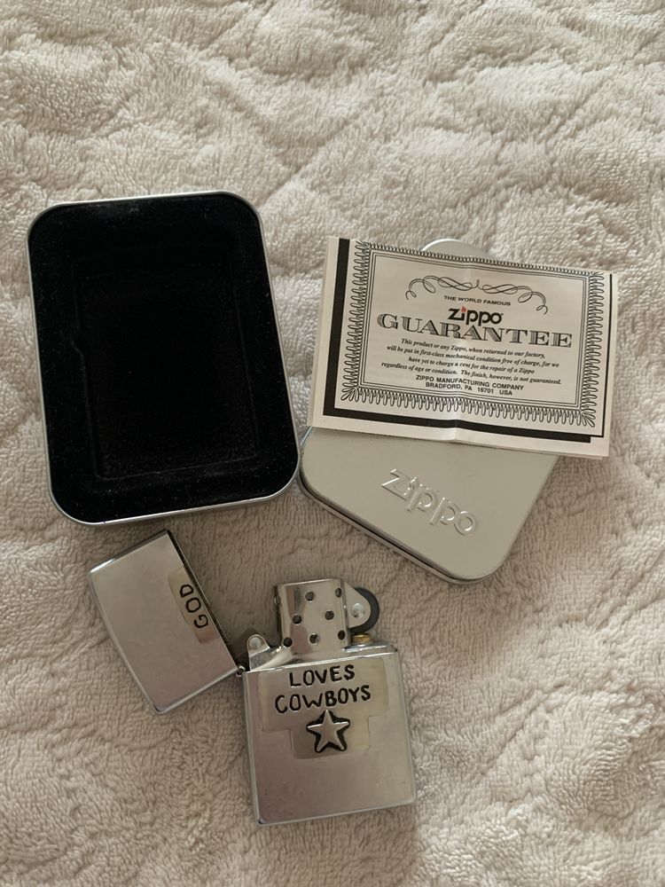 Запальничка zippo “God loves cowboys”