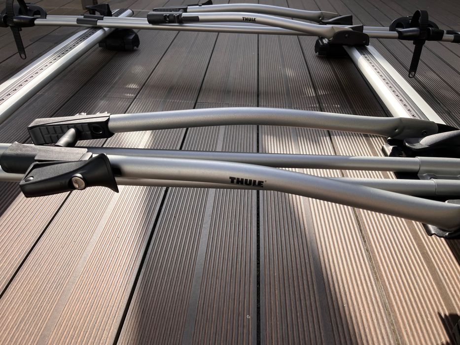 Barras de Tejadilho Thule com suporte de Bicicletas