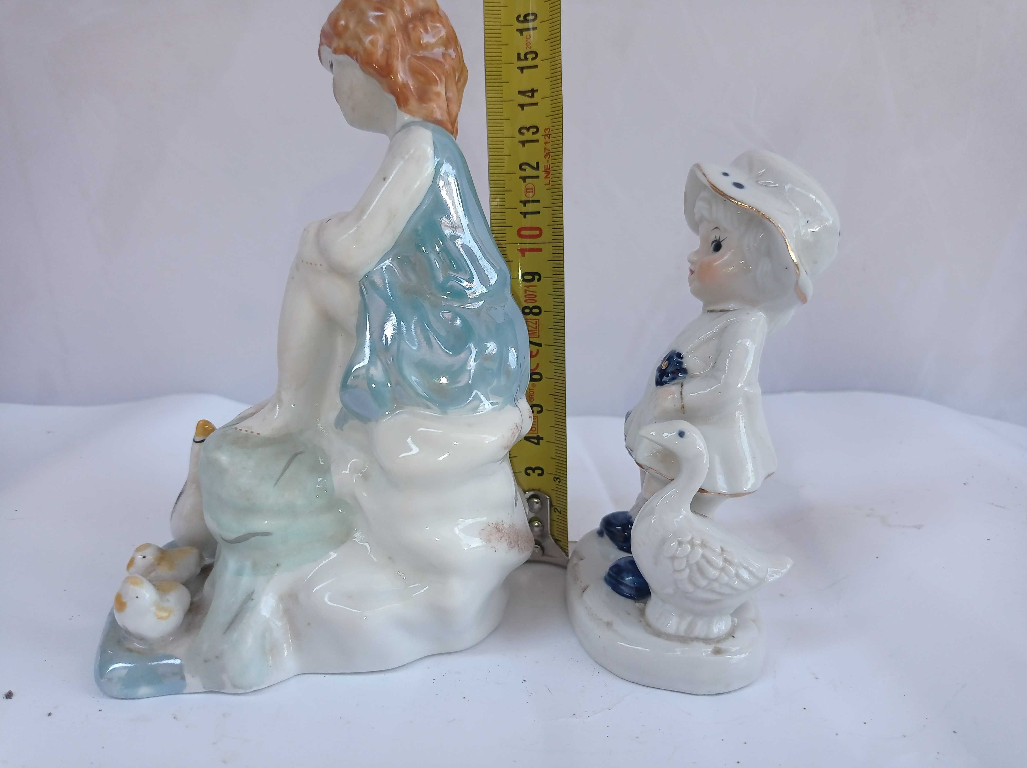 Piękne stare figurki - łabędzie - porcelana.