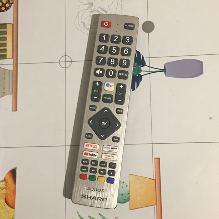 Pilot głosowy smart tv Sharp AQUOS